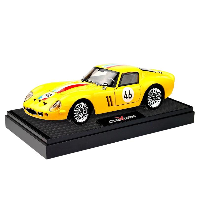 

1:32 Classic Racing 250 Gt0 Supercar Alloy Toy Car Model Sound and Light Comeback Collection Display Children s Gift жовтий