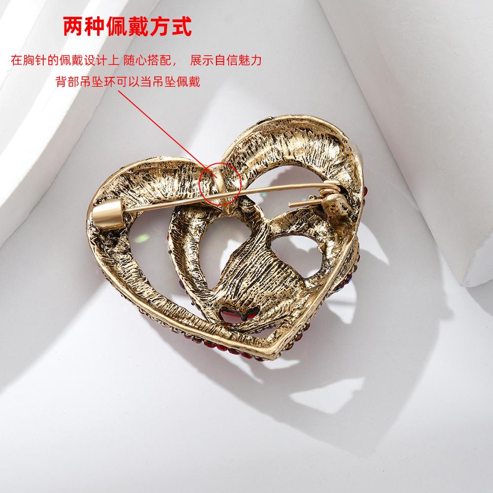 Fashion Hollow Love Brooch Women's High Sense Light Luxury Versatile Sweater Jacket Pin Jewelry Corsage Accessories