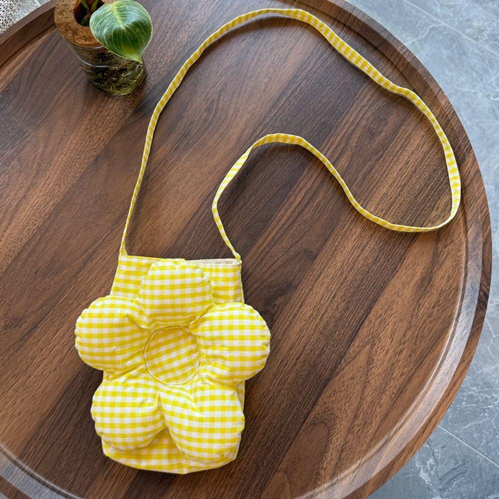 Sweet Large Capacity Shoulder Bag Cute Ins Messenger Bag Casual Plaid Flower Crossbody Bag Student
