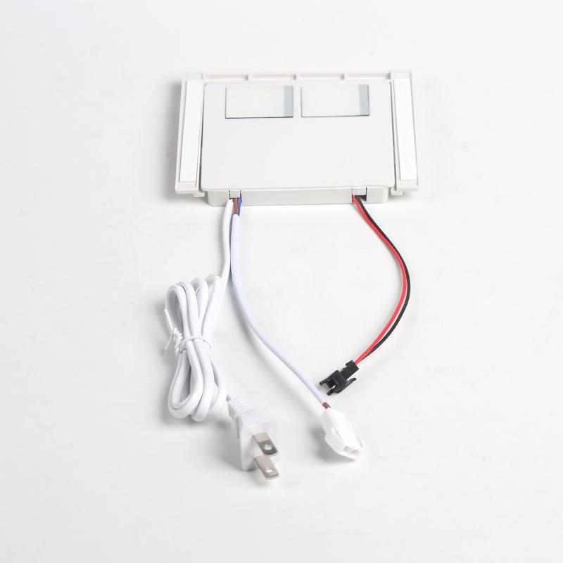 

24-ваттне розумне дзеркало для ванної кімнати з сенсорним та індукційним перемикачем, подвійним світлодіодним освітленням та функціоналом подвійного відкритого порту 2А.