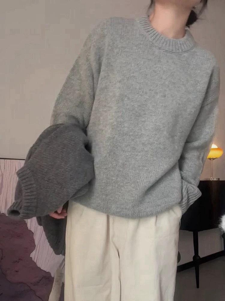 Women's Wool Round Neck Sweater - European Style, Soft Thick Knit for Autumn/Winter.