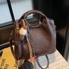 Retro Niche Casual Portable Bucket Bag Women's Commuting Versatile Fashionable Messenger Bag