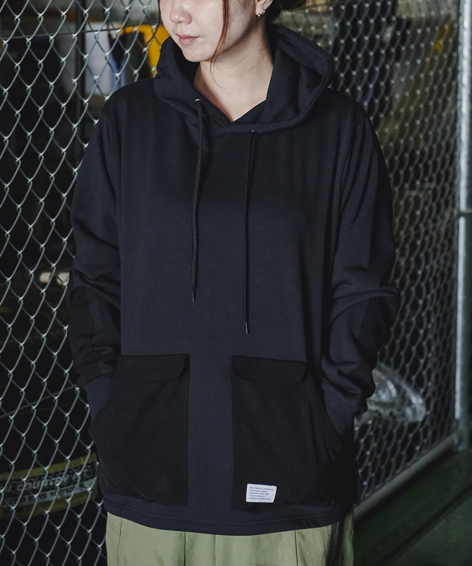 

GORDON MILLER Men s Polycot Multi-Pocket Hoodie, Size Small, Black, 1626412