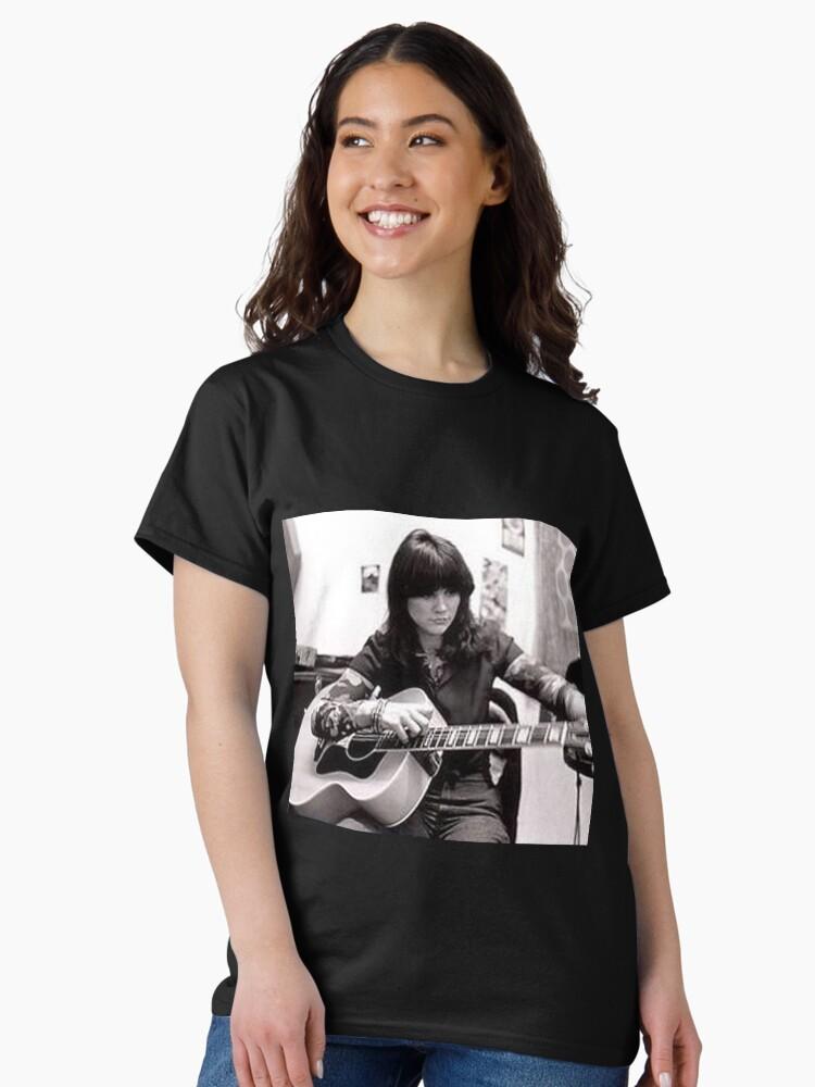 Linda Ronstadt Linda Ronstadt Accoustic Guitar Classic T-Shirt