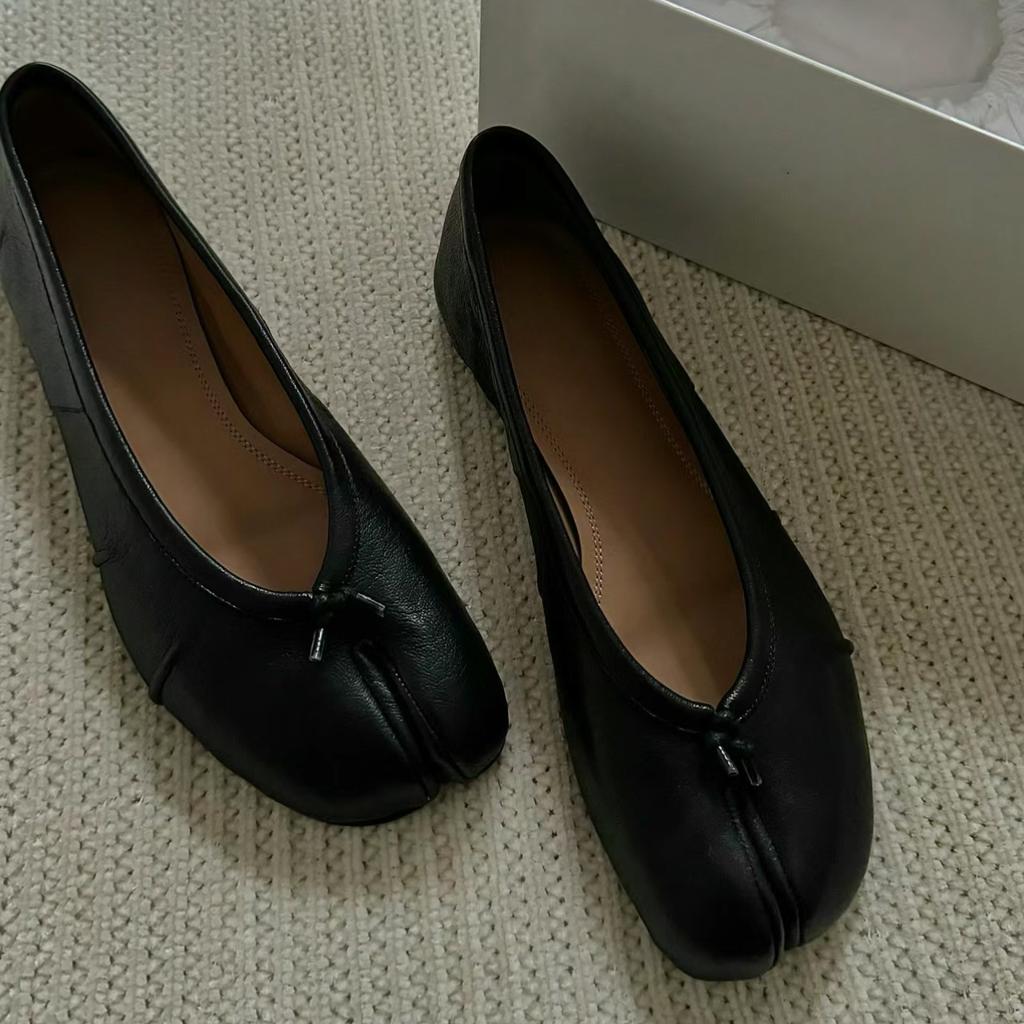 Rindslederversion~ Echte Leder Flachboden Schuhe mit flachem Ausschnitt und Zehentrenner, Damen Schweinsfüße, Hufschuhe, Retro Nische Ein-Pedal Ballerinas