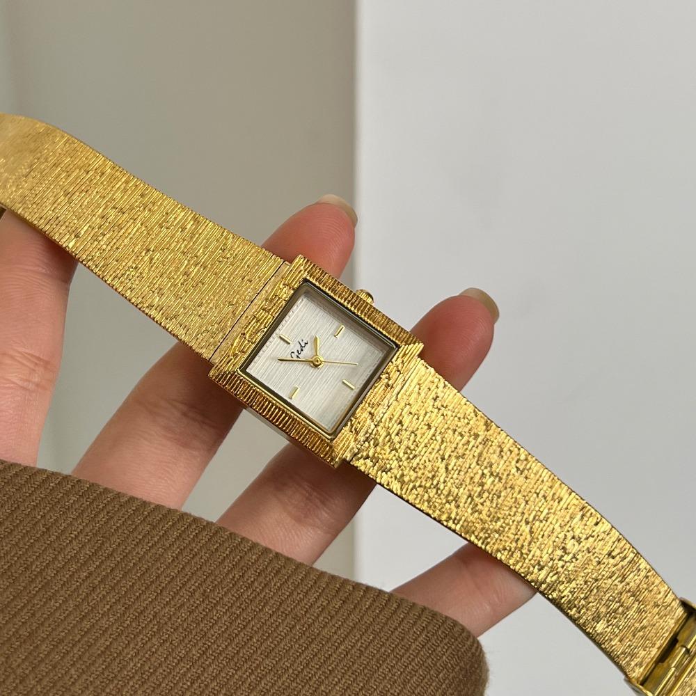 Light Luxury Women's Square Small Gold Watch Light Luxury Steel Strip Retro High End Versatile Watch Texture Quartz Watches