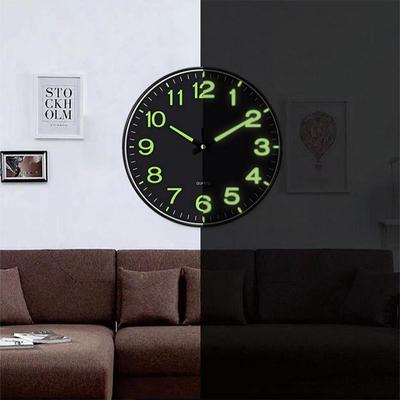 1 Stück Leuchtende Wanduhr Licht in dunkler Nacht Digitales Quarzuhrwerk Schlafzimmer Wohnzimmer Arbeitszimmer Lautsprecher Stumme Uhr für Zuhause