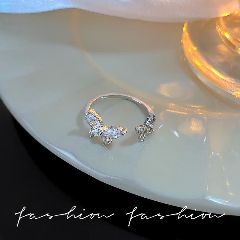 Elegant Butterfly Zircon Silver Ring: Women's High-End Luxury Style Jewelry