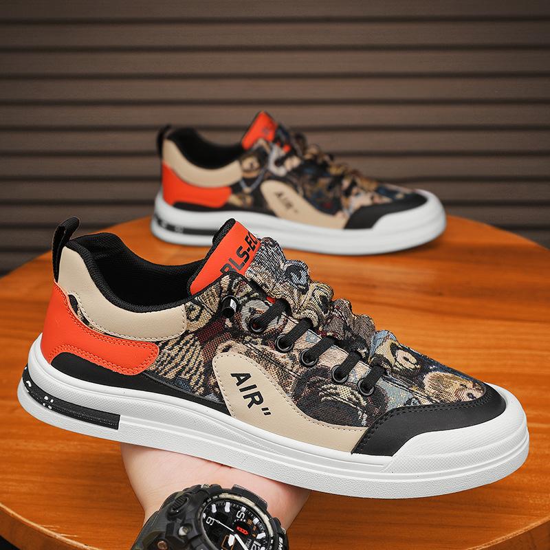 Men's shoes 2025 new spring lazy one-pedal leisure sports trend students lightweight breathable canvas flat shoes