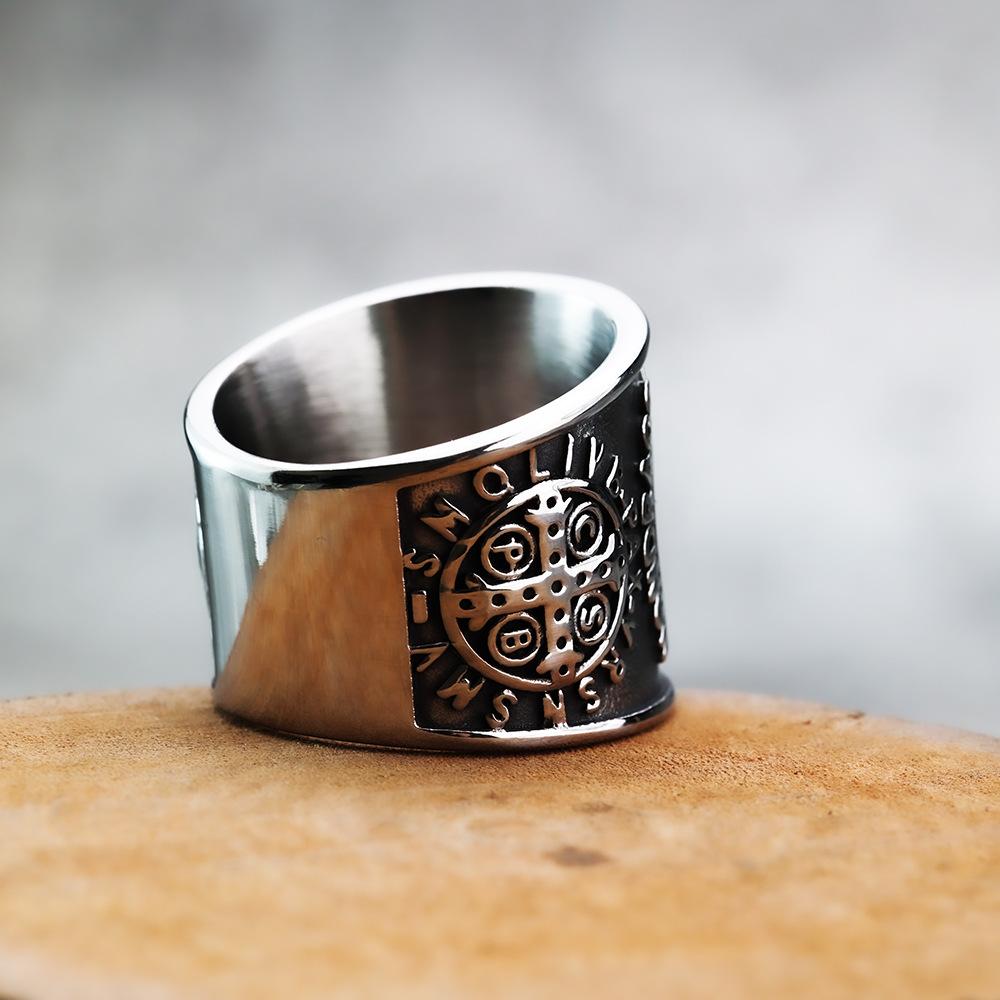 Retro Sankt Benedictusmedalj Bred Ring För Män Rostfritt Stål Metallkors Vintage Punk Gotiska Accessoarer Välsignelse Gåva
