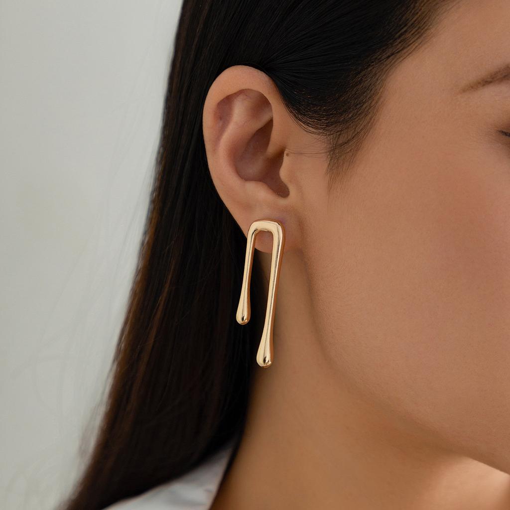 Geometric Cold Wind Metal Liquid Lava Stud Earrings Design Sense Curved Water Drop Earrings