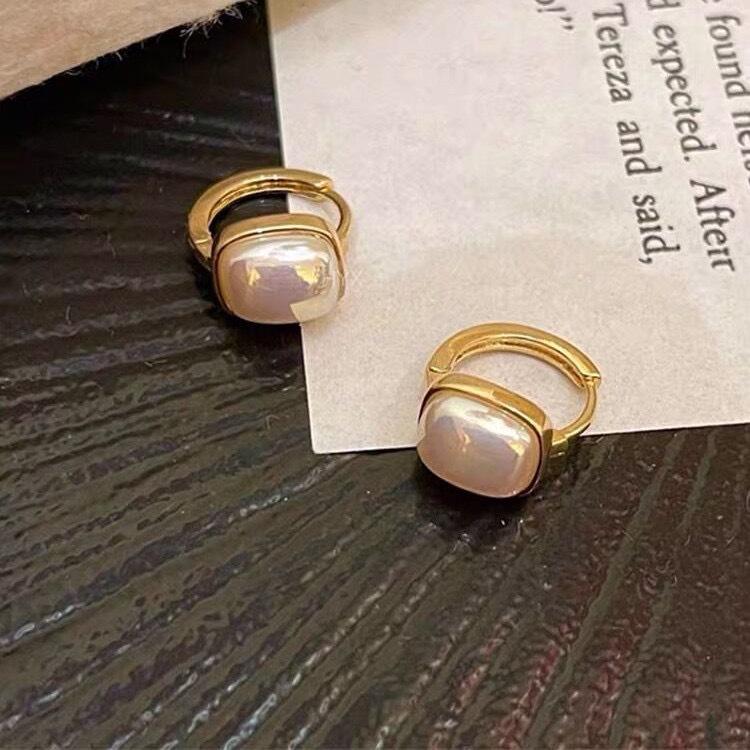 Elegant Copper-Style Pearl Ear Clips: Chic, Luxurious, and On-Trend for Women