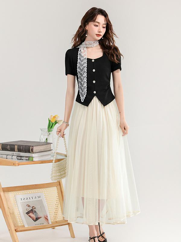 

Elegant Summer Knit Top & Mesh Skirt Set with Lace Scarf Large (L)