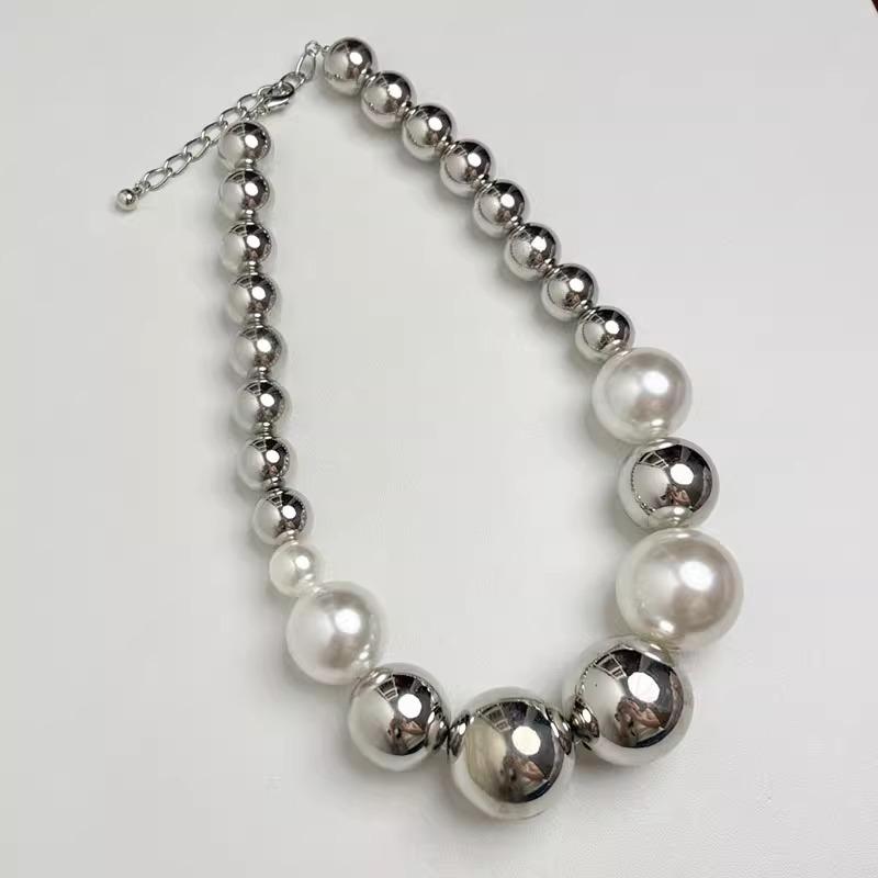 European and American exaggerated oversized pearl double-layer stacked ball beaded necklace women's 2025 new high-end collarbone chain