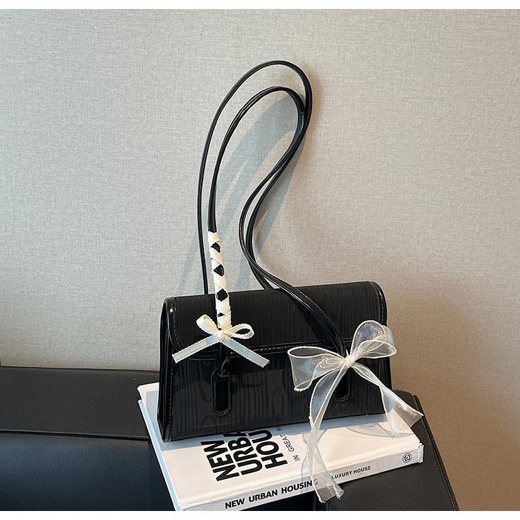 Fashion temperament underarm bag women's spring popular bow small square bag commuter shoulder handbag