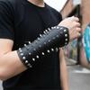 Mănușă Gotica cu Știfturi și Nituri din Aliaj pentru Modă Punk Brățară Moale din Piele PU Reglabilă pentru Încheietura Mâinii Costum