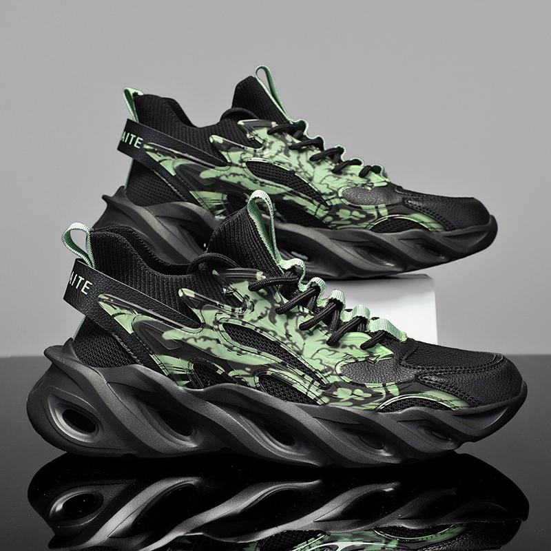 Men's Oversized Casual Sports Shoes Are Lightweight Breathable Mesh Soft Soled Fashionable and Trendy Outdoor Running Shoes