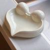 White Heart-Shaped Soap Drain Rack, Fashionable And Niche High Luxury, White Non-Perforated Design, for Drainage, Toilet Soap Dish for Sinks
