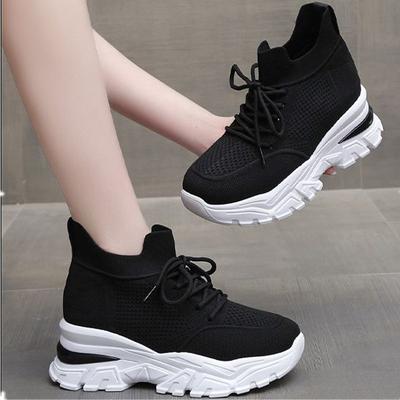Modne białe buty damskie na lato, nowe buty tatusia zwiększające wzrost o 8 cm, oddychające sportowe buty casual z siateczki flyknit, damskie sneakersy