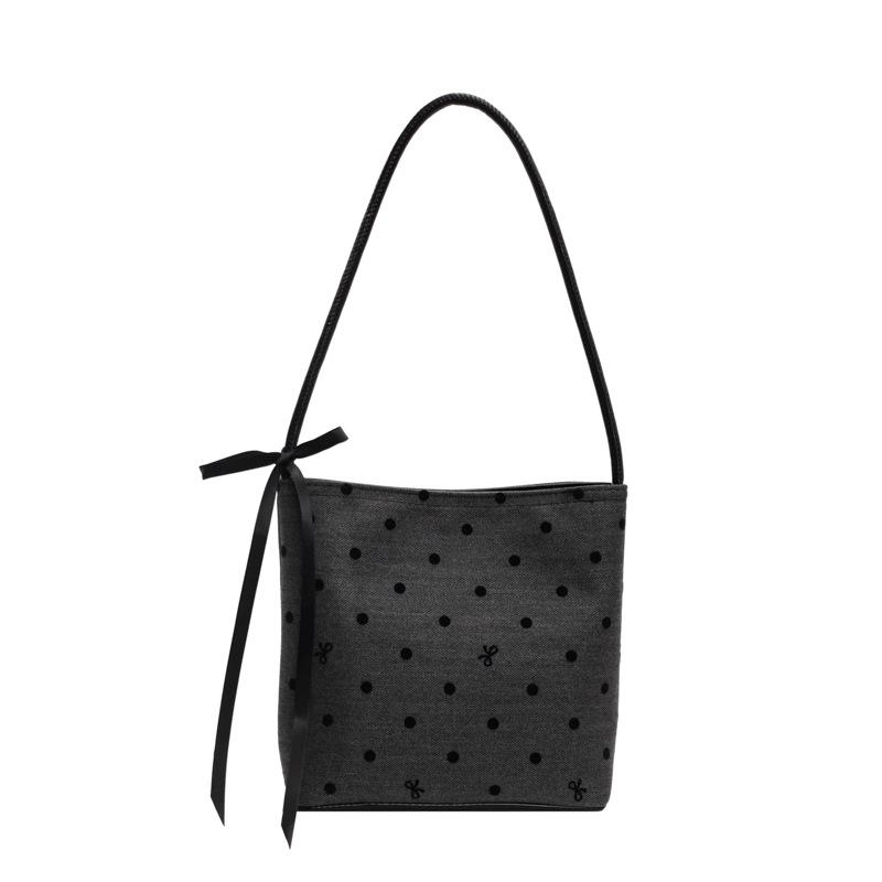 

2025 новый нишевый дизайн бант горошек сумка на плечо подмышку большая вместимость модная универсальная сумка-тоут