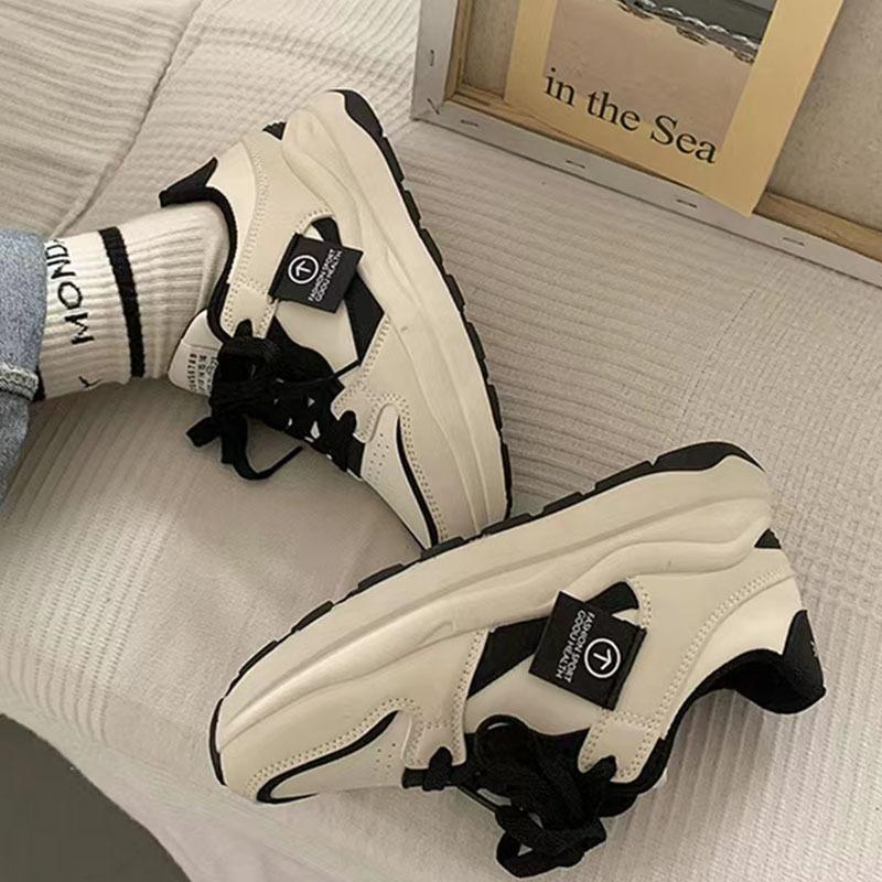 

2024 Весна и Осень Новые Легкие Туфли Daddy Плоские Широкие Ноги Нескользящие Кожаные Ремешки Ремешок Круглый Носок Повседневная Обувь 40