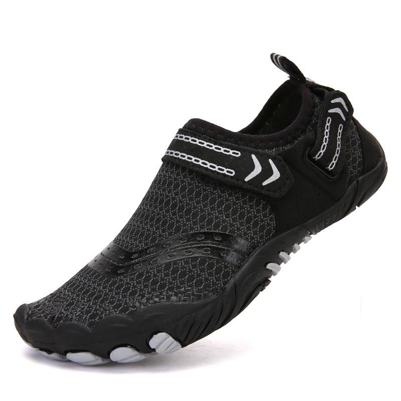 

New children s beach shoes, men s and women s adult creek shoes, water and land wear, quick-drying wading shoes, indoor fitness transportation 28 чёрный