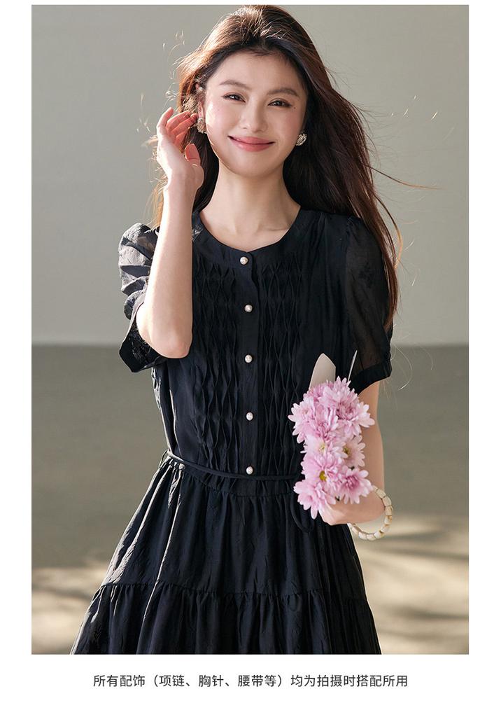 26 year summer dress, high-end and elegant round neck short sleeved skirt, A-line skirt, waist cinching and slimming black dress, skirt