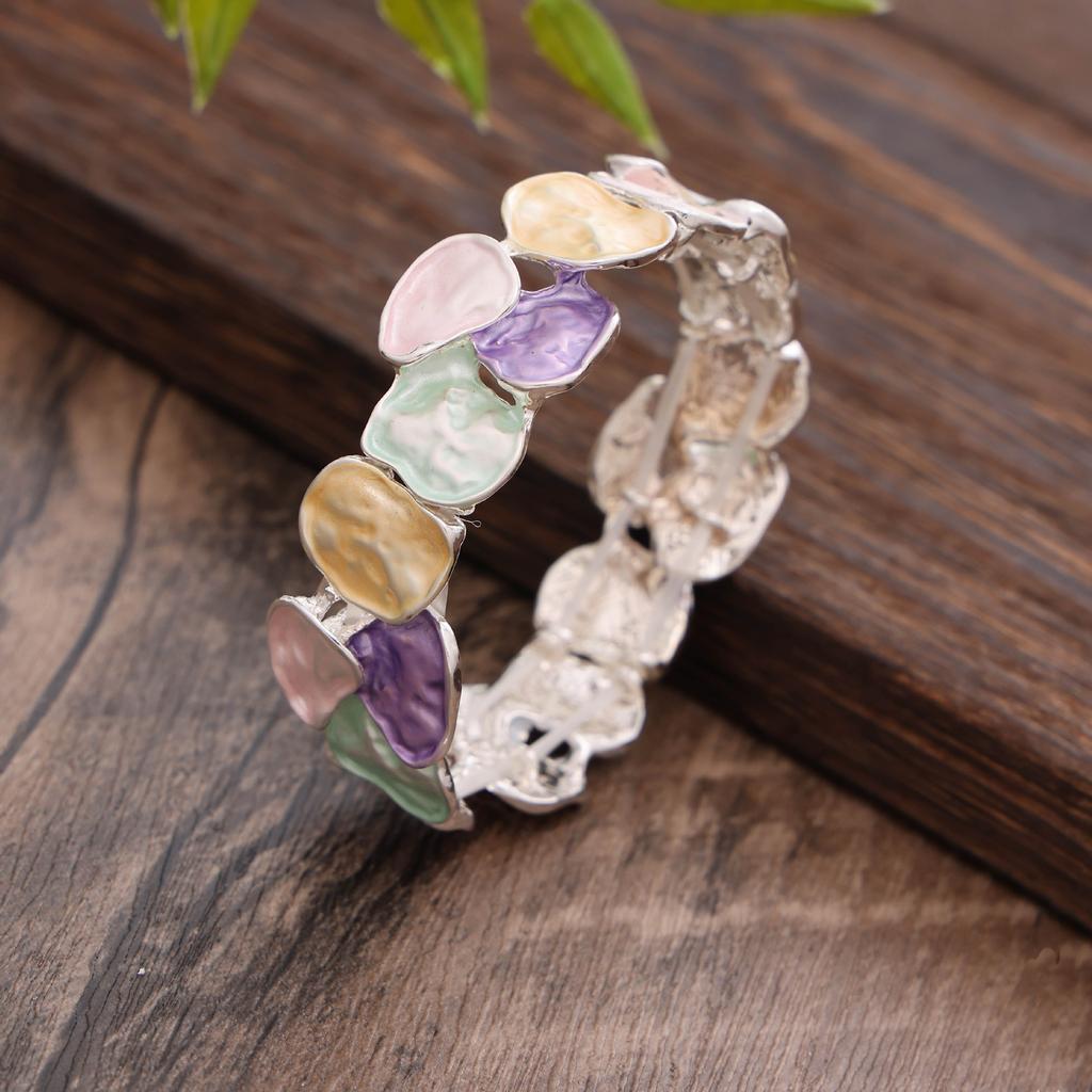 Color geometric square alloy elastic bracelet, fashionable high-end color painted oil women's bracelet