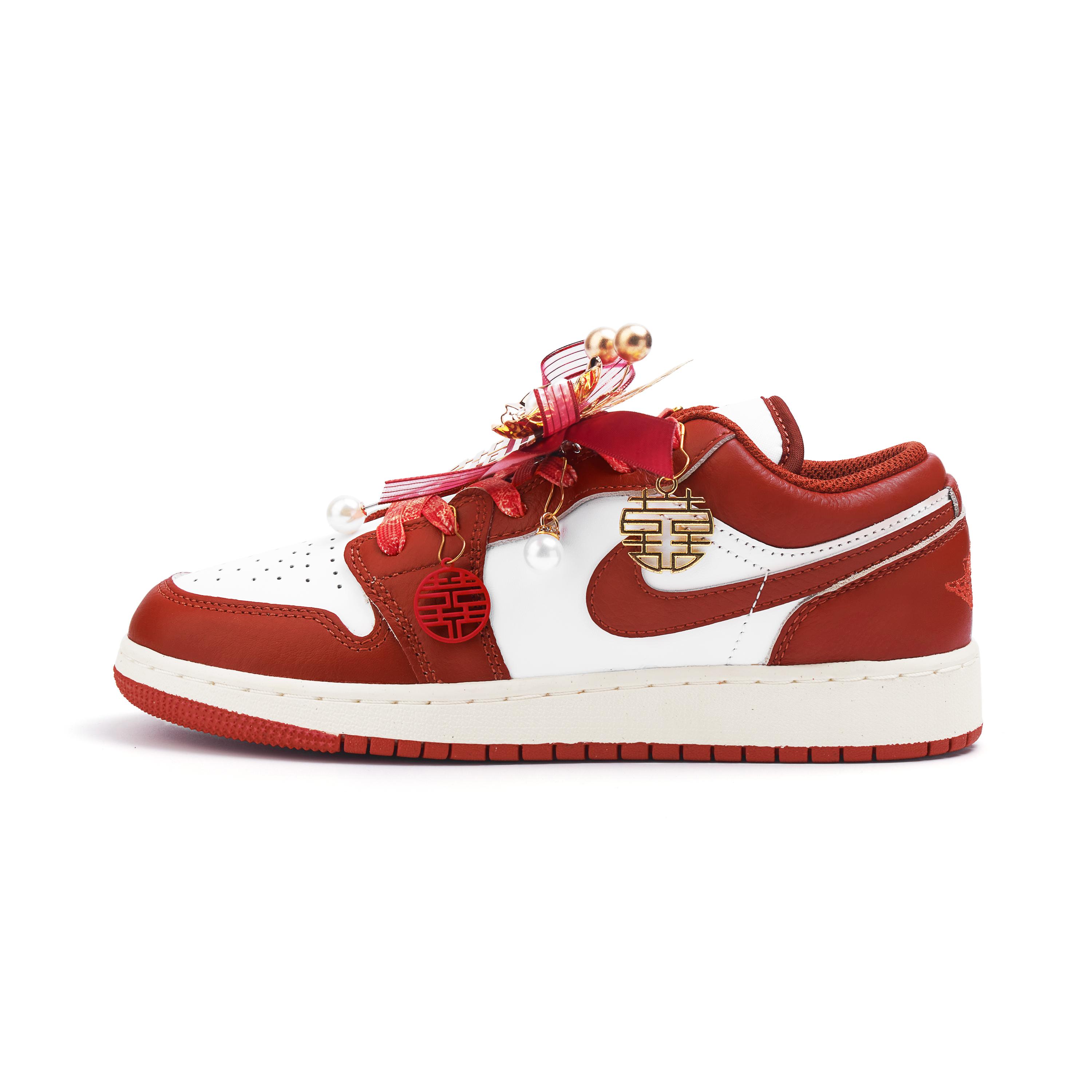 Jordan Air Jordan 1 Low top Skateboard Shoes Women s Red FJ3465-160(Team676-) 35.5