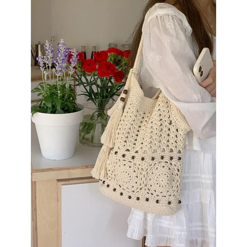 Bolsa de Ombro Tecida Estilo Pastoral Feminina com Franjas Vazadas Grande Capacidade para Férias na Praia Bolsas Tote Boêmia de Axila
