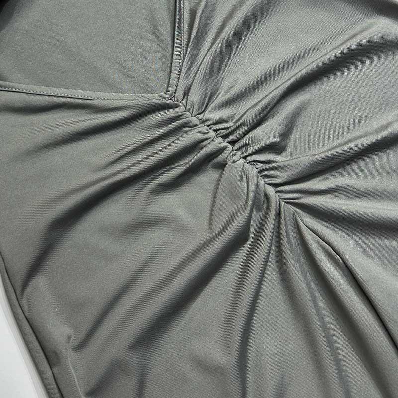 Sexy skládaný overal s odhalenými zády a jedním výstřihem bez rukávů