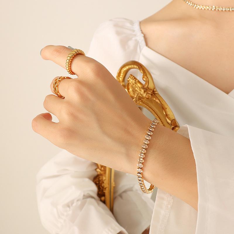 Elegant Noble Lady Necklace and Bracelet Set with Zircon Accents