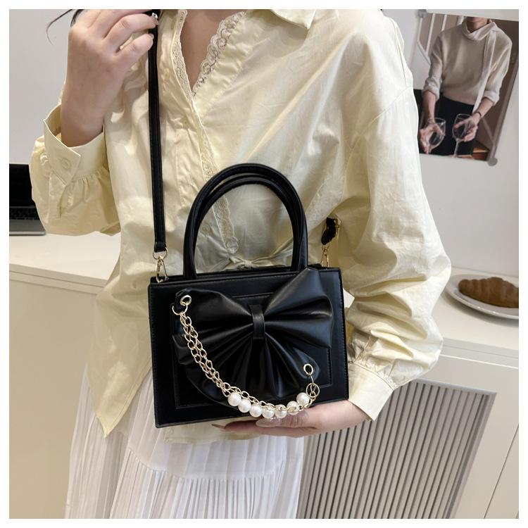 Elegant Pleated Bow Design PU Shoulder Bags for Women Solid Color Pearl Chain Ladies Crossbody Bag Simple Female Square Handbags