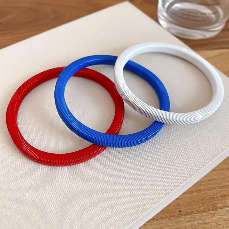 Personalized spring chain simple fashion bracelet three-piece light luxury high-end bracelet niche design jewelry