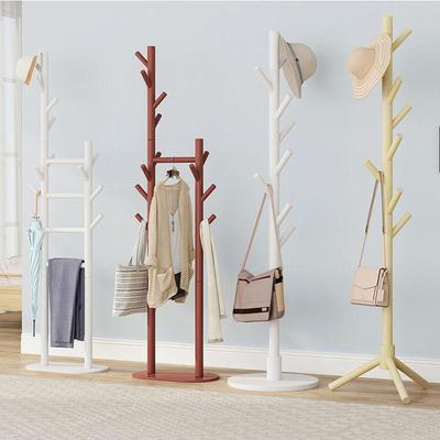 Perchero de pie de madera maciza - Almacenamiento minimalista para ropa y bolsos en el dormitorio