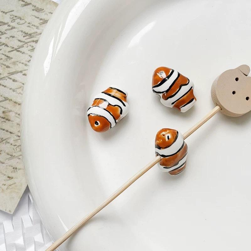 1Pc Stripe Painted Cute Small Fish Beads Charms Ceramic Spacer Loose Beads For Jewelry Making Diy Bracelet Accessories