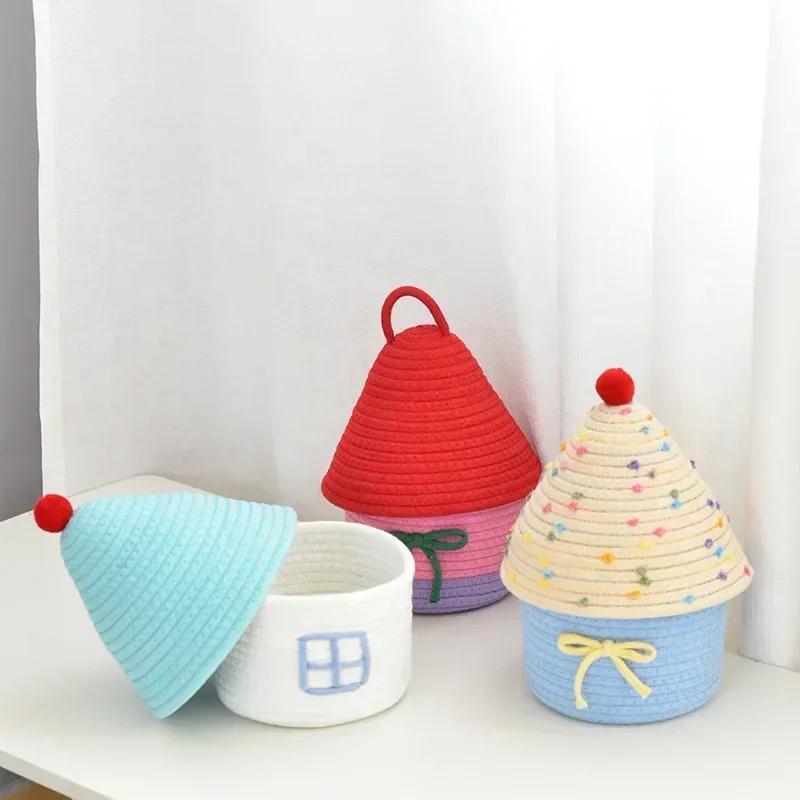 A Random Style Cotton Thread Woven Creative Living Room Bedroom Decoration Basket with Lid, Small House Storage Box