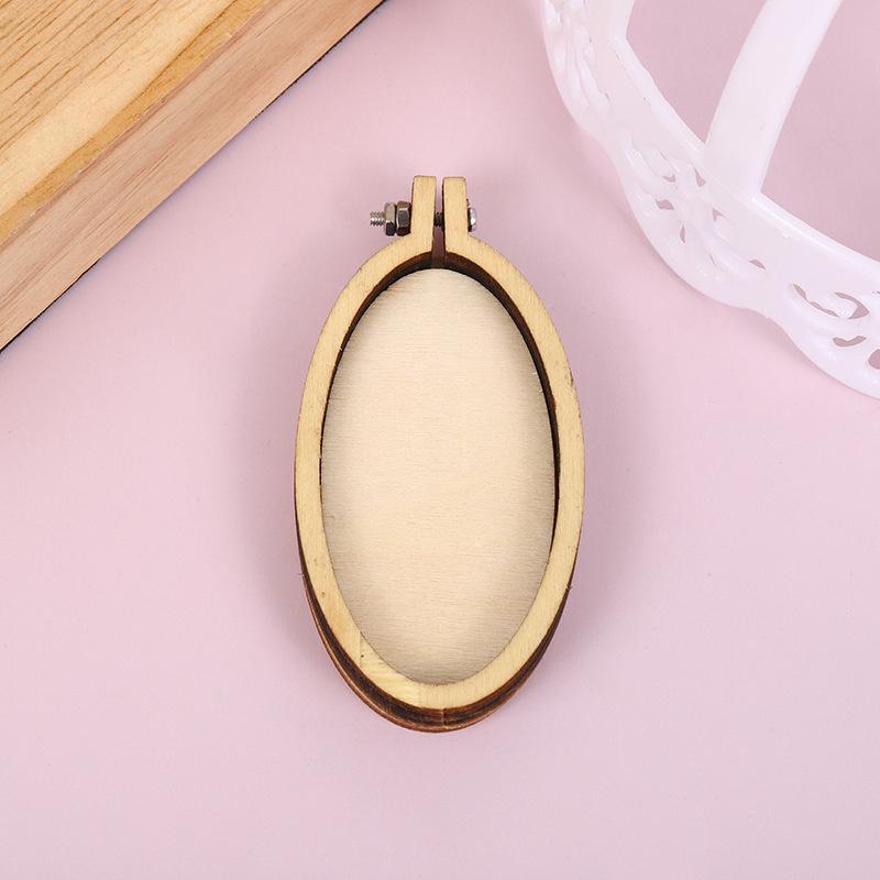 5 PACK Mini Embroidery Hoop Small Wooden Mini Crossing Stitch Hoop Animal Shaped Mini Wood Hoop Ring for DIY Pendant Crafts