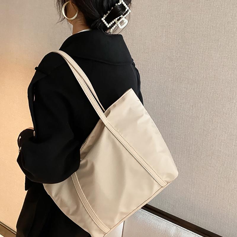 IELGY Nylon One-shoulder Large-capacity Tote Bag Ladies Casual Handbag