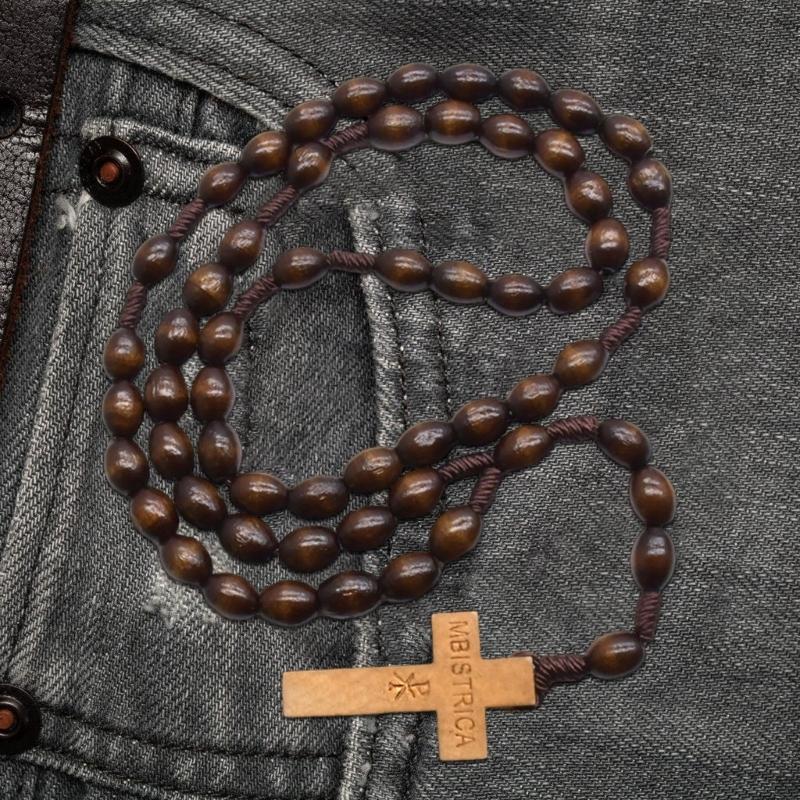 Elegant Necklace Wood Grains Rosary with Natural Beads and Crucifix Spiritual Jewelry for Devotion Meditations