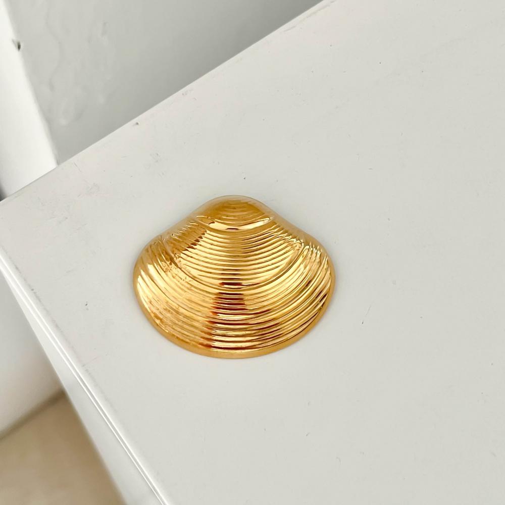 Stainless Steel Shell Brooch for Women Fashion Geometric Metal 18K Gold Color Brooch Pin Clothes Accessories Waterproof Jewelry