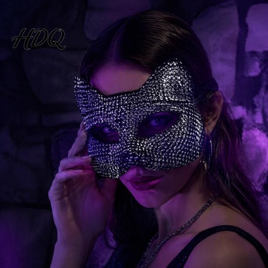 Cosplay Costume Props Full Rhinestone Halloween Mask Sparkling Skull And Cat Face Half Mask Adjustable Elastic Straps for Carnival Theme Dances Shiny