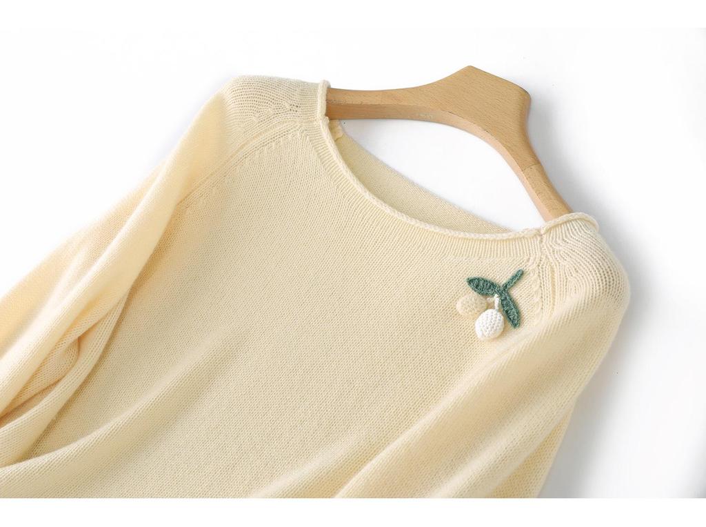 Women's Plus Size Embroidered Cashmere Sweater - Rolled-edge Round Neck, 100% Pure Wool Knit, Autumn/Winter Loose Fit Base Layer