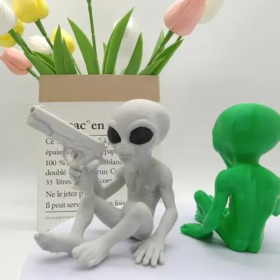 3D-Druck Einzigartige und Interessante Alien-Statuen, Alien mit Waffe Dekorative Ornamente, Dekorationen für eine Party mit Weltraum-Thema