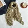 Écharpe en coton et lin bleu dégradé: Accessoire Plissé Long pour Femme, Impression Polyvalente Rétro pour l'Automne/Hiver