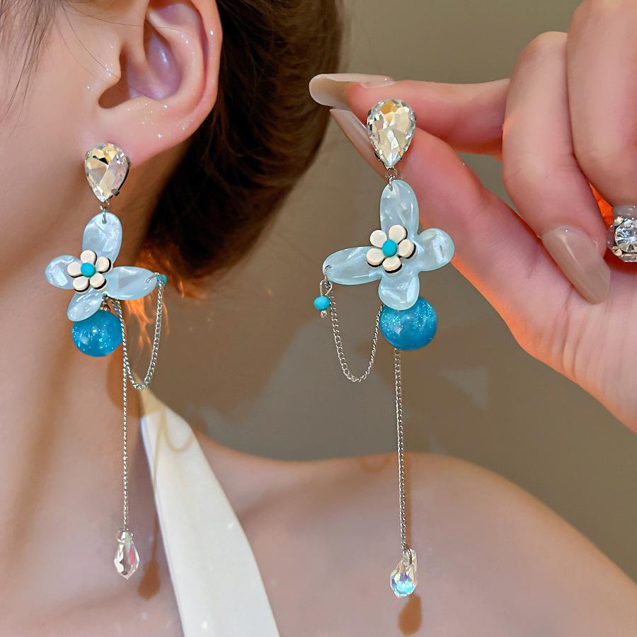 Fashion Earrings, Retro Light Luxury Long Style Earrings, Fresh and Sweet Earrings, High-end Sense Earring Jewelry Gift