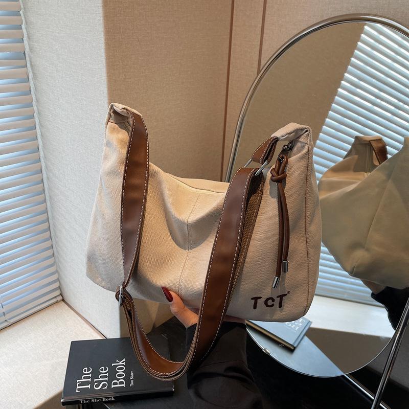 

Large-capacity versatile bag women s summer new niche design shoulder bag casual tote messenger bag бежевый