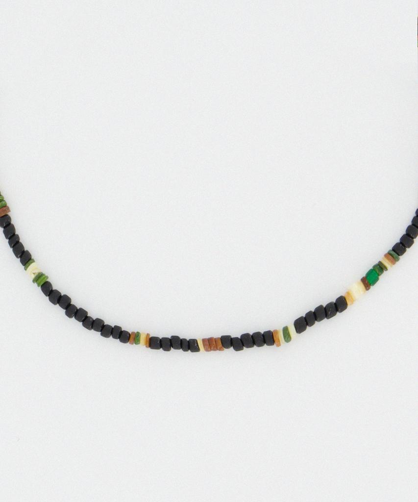 Douhab Pebble – Moss Necklace / Black
