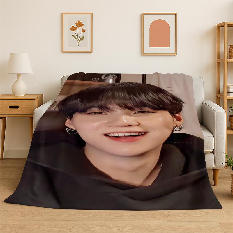 Kpop BBTS SUGA Agust D Yoon Gi Flanelldecke Weiche Warme Überwurfdecke für Schlafzimmer Wohnzimmer Bett Reisen Camping Picknick Geschenk