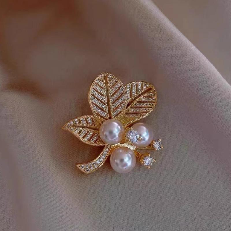 1Pc Chic Leaves Brooch for Women Men Simple Pearl Leaf Brooches Pins Jewelry Trendy Accessories Birthday Gift